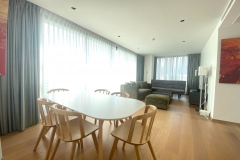 Condo in Watthana, Bangkok, Thailand, 2 bedrooms  № 123918 - photo 1