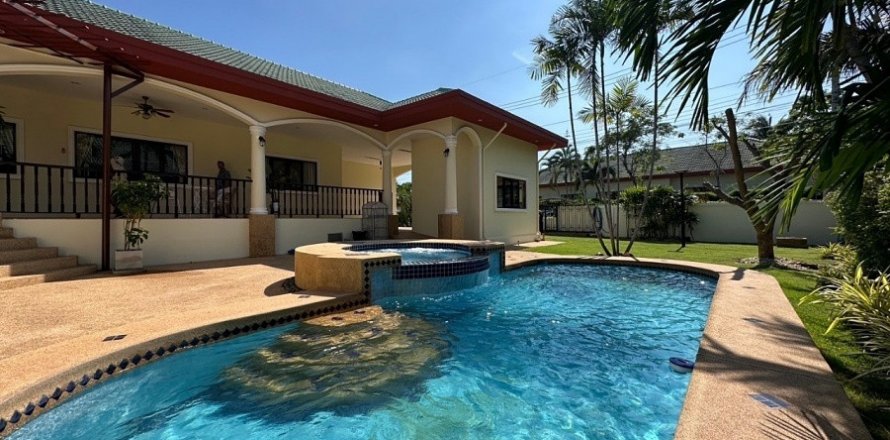 Maison à Hua Hin, Thaïlande 3 chambres № 125130