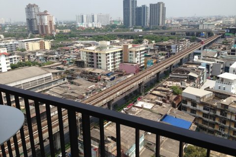 Condo in Phra Khanong, Bangkok, Thailand, 1 bedroom  № 144118 - photo 12