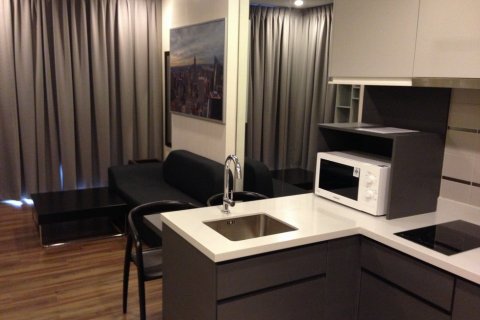 Condo in Phra Khanong, Bangkok, Thailand, 1 bedroom  № 144118 - photo 3