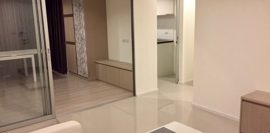 Кондоминиум с 1 спальней в Пхракханонге, Бангкок, Таиланд № 144115