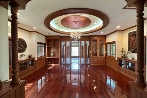 Maison à Sattahip, Thaïlande 5 chambres № 100597 - photo 1