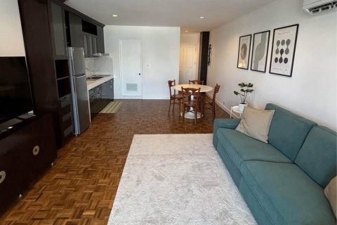 Condo à Khlong Toei, Bangkok, Thaïlande, 1 chambre № 132239 - photo 1