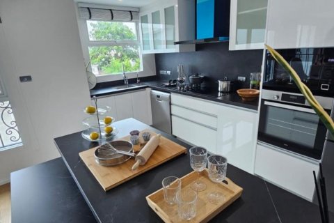 Кондоминиум с 3 спальнями в Клонг Тоэй, Бангкок, Таиланд № 123714 - фото 3