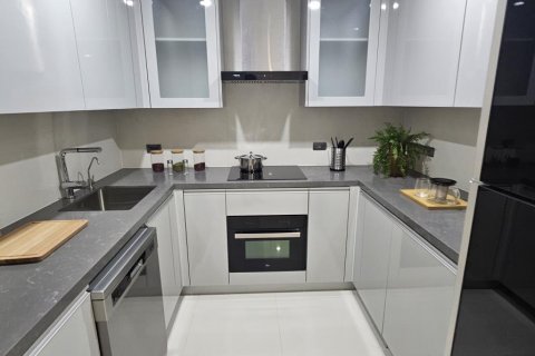 Condo in Watthana, Bangkok, Thailand, 2 bedrooms  № 123716 - photo 2