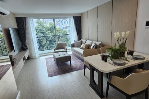 Condo in Watthana, Bangkok, Thailand, 2 bedrooms  № 123716 - photo 1