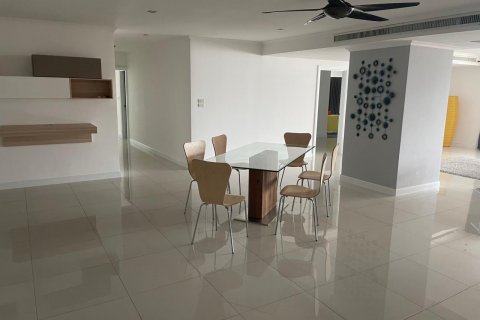 Кондоминиум с 3 спальнями в Ваттхане, Бангкок, Таиланд № 123719 - фото 10