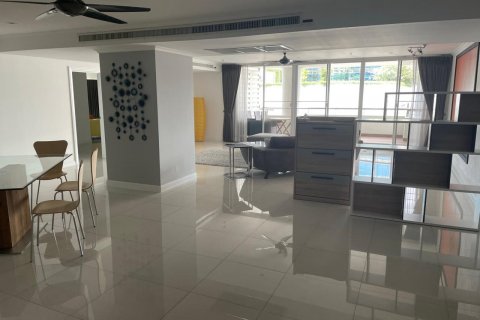 Кондоминиум с 3 спальнями в Ваттхане, Бангкок, Таиланд № 123718 - фото 14