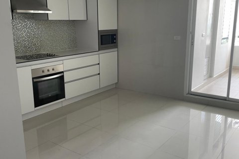 Кондоминиум с 3 спальнями в Ваттхане, Бангкок, Таиланд № 123718 - фото 4