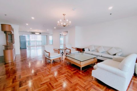 Кондоминиум с 4 спальнями в Клонг Тоэй, Бангкок, Таиланд № 123715 - фото 1