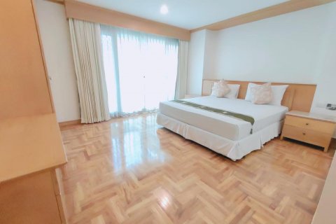 Condo in Watthana, Bangkok, Thailand, 3 bedrooms  № 123717 - photo 3