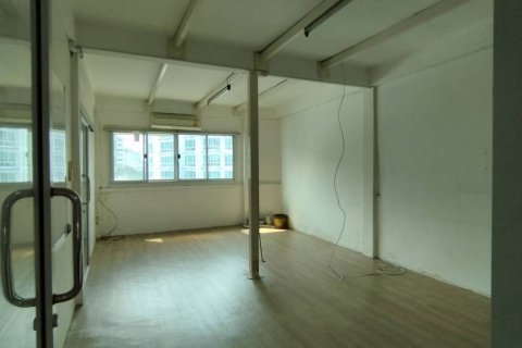 Shop in Bangkok, Thailand 840 sq.m. № 86610 - photo 9