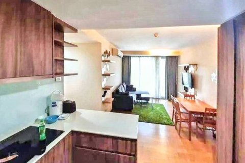 Condo in Bangkok, Thailand, 2 bedrooms № 119629 - photo 2