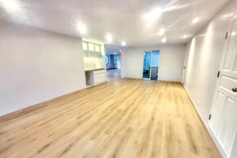 Кондоминиум с 3 спальнями в Бангкоке, Таиланд № 119631 - фото 2