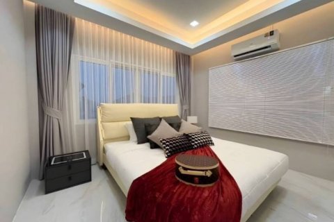 Villa in Pattaya, Thailand 5 bedrooms № 119628 - photo 10