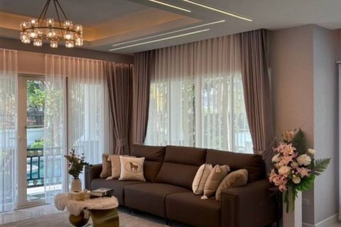 Villa in Pattaya, Thailand 5 bedrooms № 119628 - photo 3