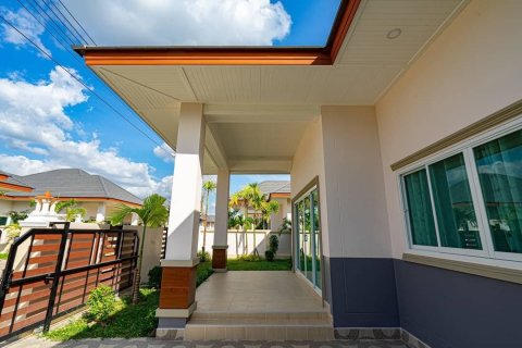 Villa in Pattaya, Thailand 3 bedrooms № 123303 - photo 11