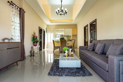 Villa in Pattaya, Thailand 3 bedrooms № 123303 - photo 2