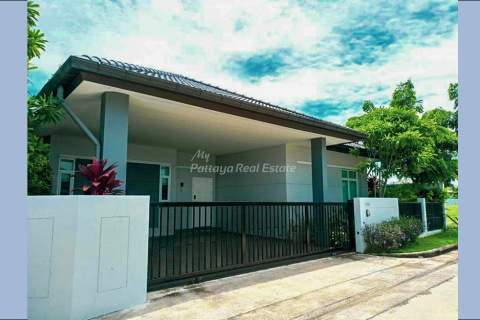 Дом в Банг Ламунге, Таиланд с 3 спальнями  № 78611 - фото 1