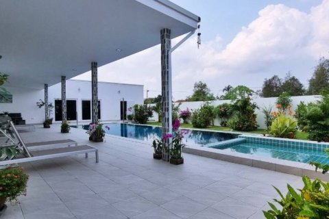 Villa in Pattaya, Thailand 3 bedrooms № 86083 - photo 2