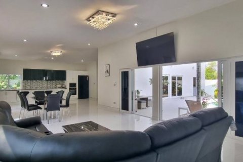 Villa in Pattaya, Thailand 3 bedrooms № 86083 - photo 8