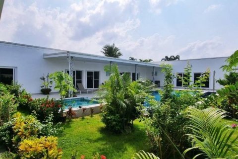 Villa in Pattaya, Thailand 3 bedrooms № 86083 - photo 3