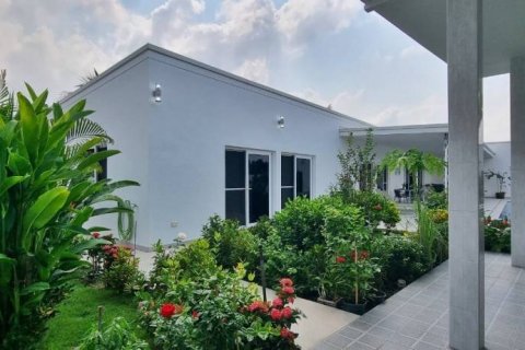 Villa in Pattaya, Thailand 3 bedrooms № 86083 - photo 5