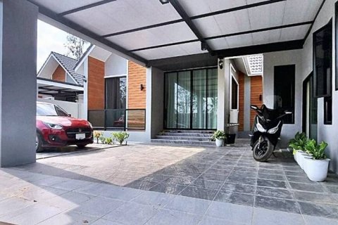 Дом в Паттайе, Таиланд с 5 спальнями  № 86087 - фото 1