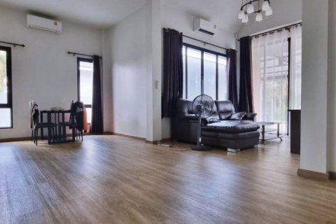 Дом в Паттайе, Таиланд с 5 спальнями  № 86087 - фото 3