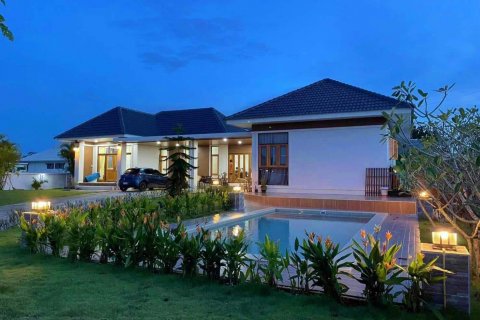 House in Chiang Mai, Thailand 6 bedrooms № 121918 - photo 2