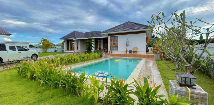 House in Chiang Mai, Thailand 6 bedrooms № 121918
