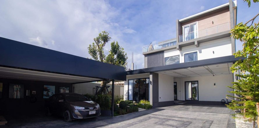 House in Chiang Mai, Thailand 4 bedrooms № 121919