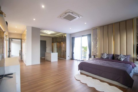 House in Chiang Mai, Thailand 4 bedrooms № 121919 - photo 23