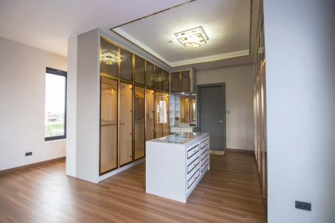 House in Chiang Mai, Thailand 4 bedrooms № 121919 - photo 12