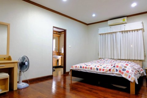 House in Chiang Mai, Thailand 4 bedrooms № 121921 - photo 14