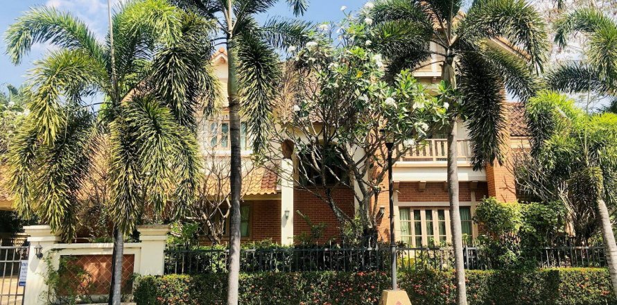 House in Chiang Mai, Thailand 4 bedrooms № 121921