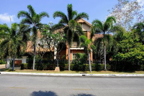 House in Chiang Mai, Thailand 4 bedrooms № 121921 - photo 2