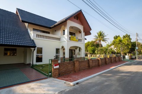 House in Chiang Mai, Thailand 4 bedrooms № 121916 - photo 2