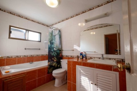 House in Chiang Mai, Thailand 4 bedrooms № 121916 - photo 18