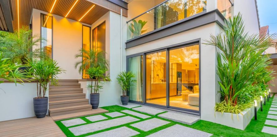 Villa in Bang Lamung, Thailand 4 bedrooms № 120253