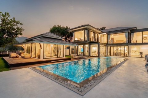 Вилла в Ча-аме, Таиланд с 4 спальнями  № 120251 - фото 1