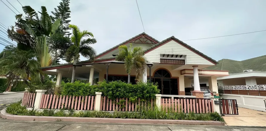 Maison à Pattaya, Thaïlande 4 chambres № 80291