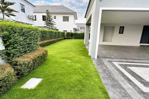 Дом в Бангкоке, Таиланд с 4 спальнями  № 105026 - фото 4