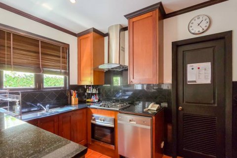 Villa in Bang Tao, Thailand 4 bedrooms № 104404 - photo 6