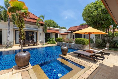 Villa in Bang Tao, Thailand 4 bedrooms № 104404 - photo 2