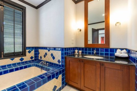 Villa in Bang Tao, Thailand 4 bedrooms № 104404 - photo 10