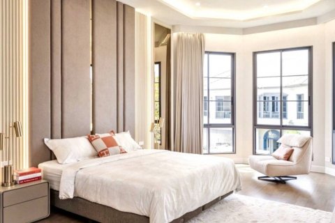 House in Bang Kapi, Bangkok, Thailand 4 bedrooms № 132926 - photo 5