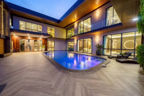 Villa in Bang Lamung, Thailand 7 bedrooms № 132922 - photo 3