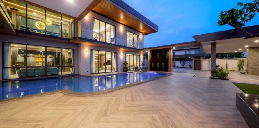 Villa in Bang Lamung, Thailand 7 bedrooms № 132922