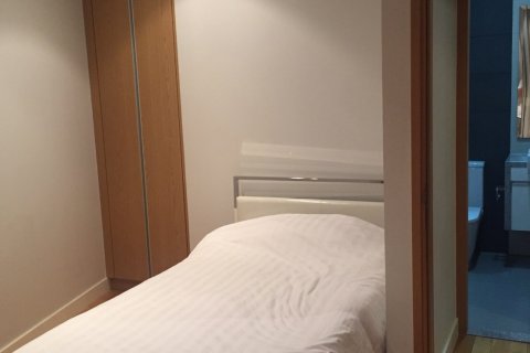 Condo in Bangkok, Thailand, 2 bedrooms  № 143841 - photo 2